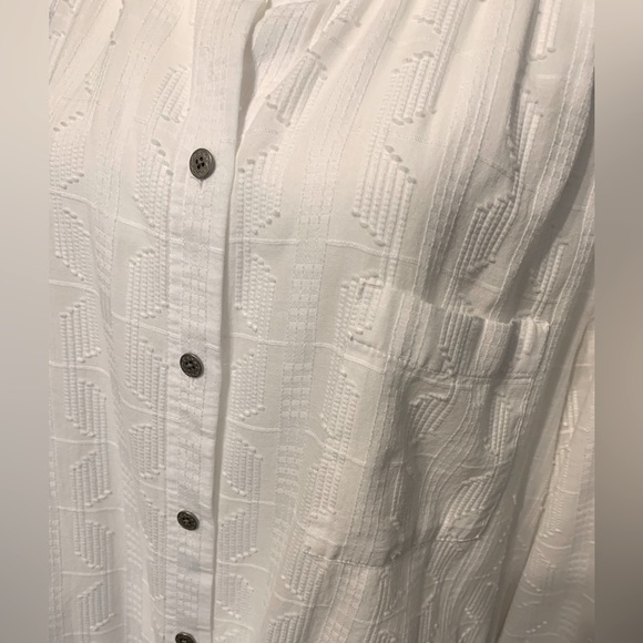 J. Jill White Textured Button Front Blouse - 3X - Picture 2 of 8